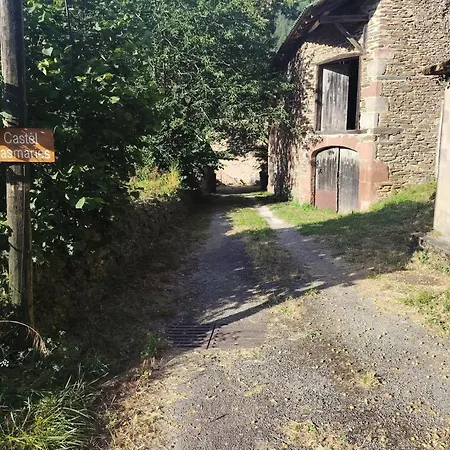Lo Castel De Lasmaries * Saint-Parthem