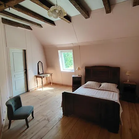 بيت ضيافة Lo Castel De Lasmaries Saint-Parthem